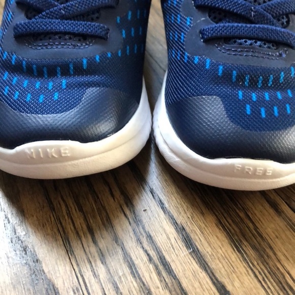 NIKE FREE RN Boy Sneakers - Picture 5 of 12